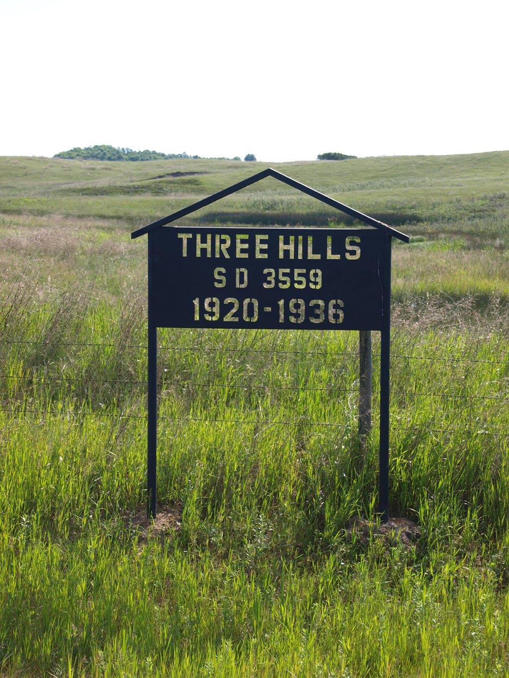  Three Hills school district 3559, 1km south of intersection TWSP RD184, RGE Rd 3043 on Secretan Road (north of Hwy #1 on Secretan Road), 1920-1936, Township 18 range 4 west of the 3 meridian, near Secretan and Hubert, Saskatchewan